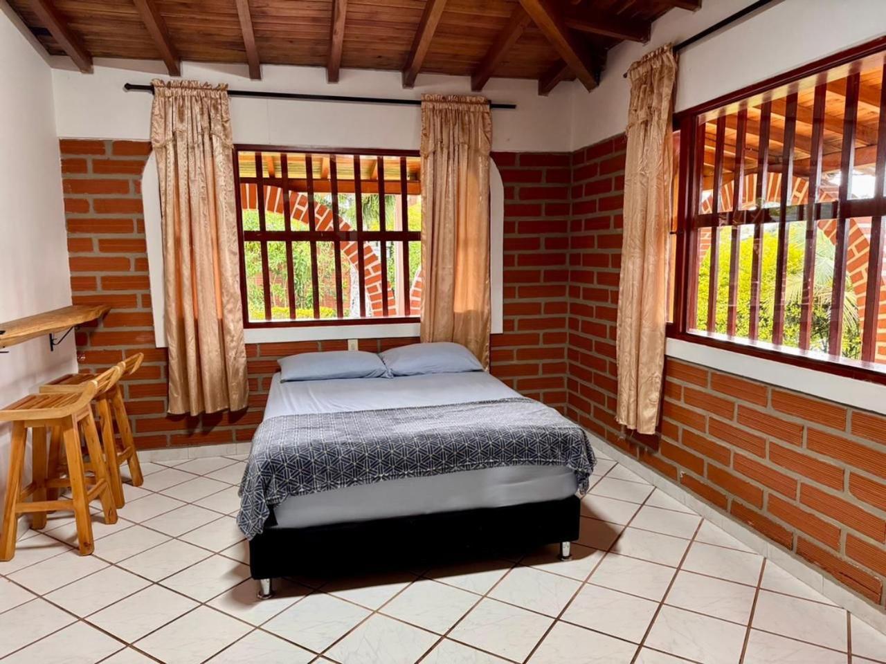 Hotel Campestre Alto Lindo En Guatapé Buitenkant foto