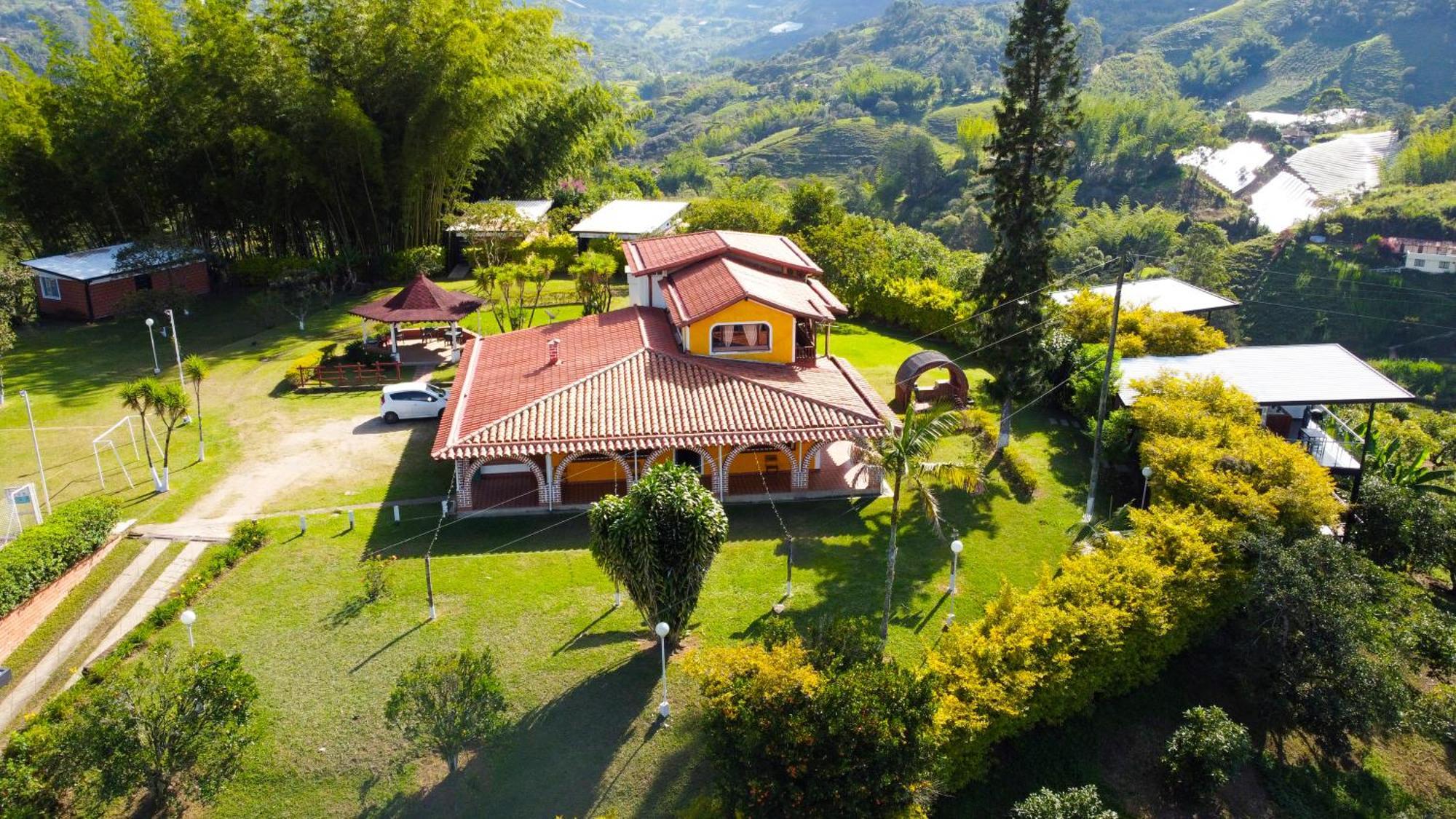 Hotel Campestre Alto Lindo En Guatapé Buitenkant foto